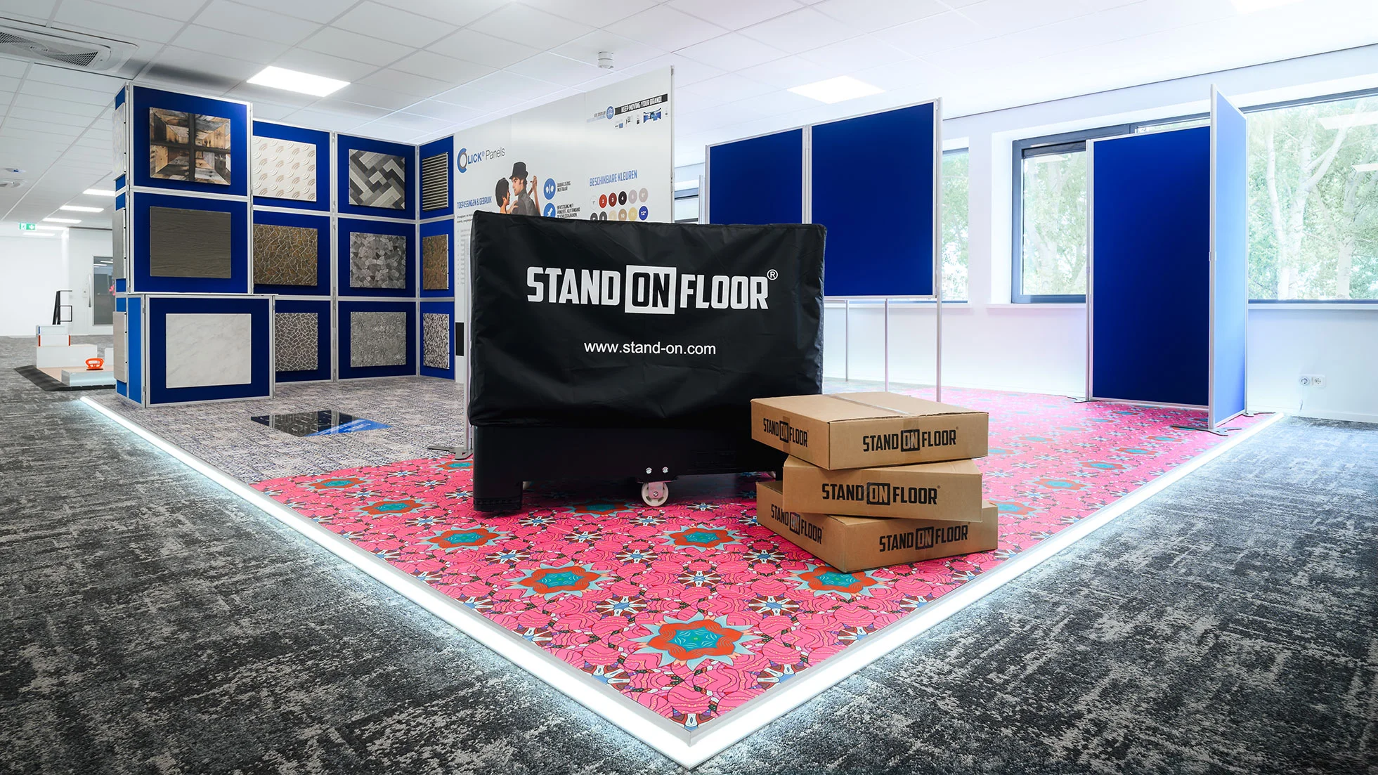 Stand-On vloersysteem als accessoire bij Sign Again vloer